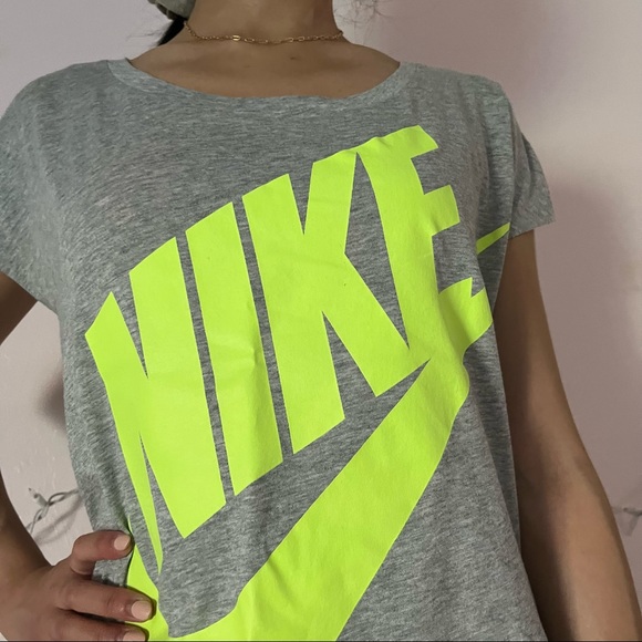 NIKE SPORTS TEE - Picture 4 of 6
